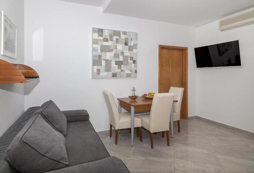Апартаменты 2 Спальни с Террасой, Villa Antea Apartments