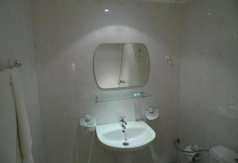 带阳台的三人标准间, Park Hotel Kamchia