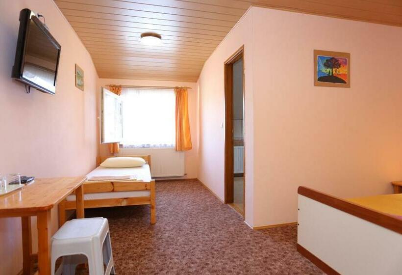 Номер Стандарт Трехместный, Rooms With A Parking Space Slunj, Plitvice   17502