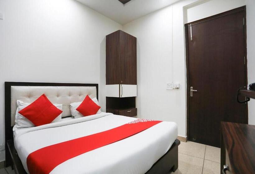 اتاق کلاسیک سه تخته, Flagship Hotel Sanfot
