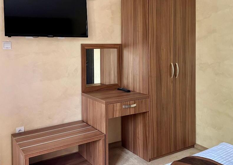 غرفة قياسية, Family Hotel Kontesa