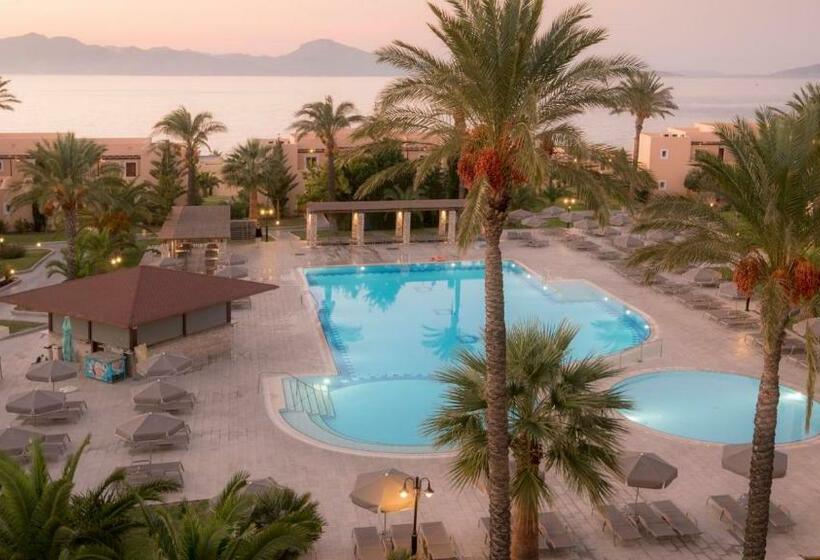 Семейный Номер Вид на Бассейн, Horizon Beach Resort