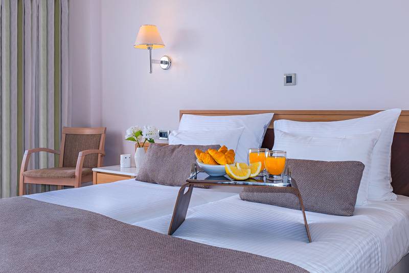 Номер Стандарт Боковой Вид на Море, Porto Platanias Beach Resort & Spa