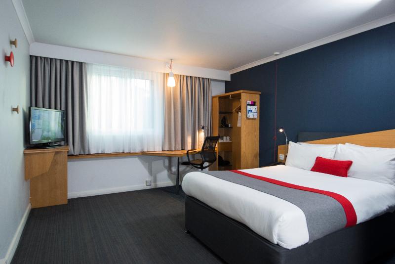 اتاق استاندارد برای معلولان, Holiday Inn Express Swansea East, An Ihg