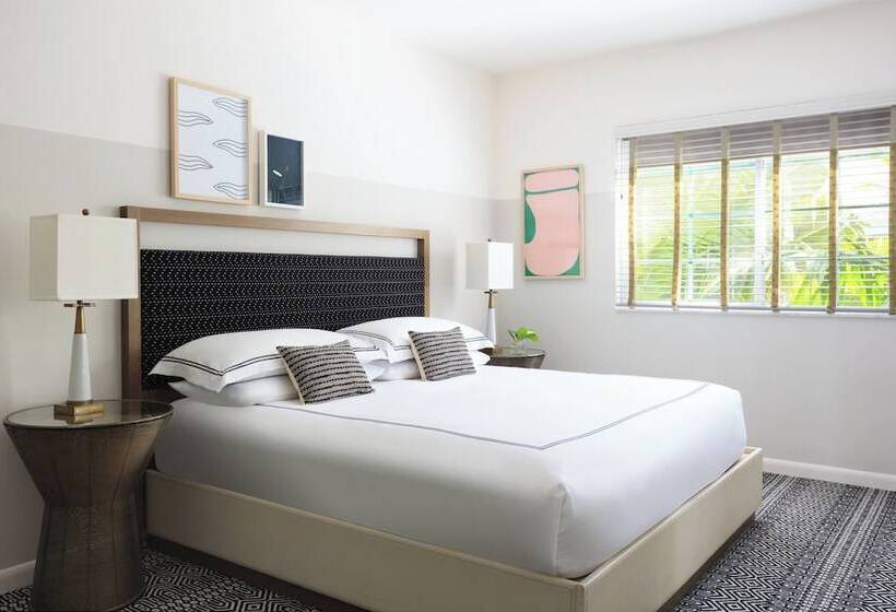 חדר פרמיום נוף לגינה, Kimpton Surfcomber Hotel, An Ihg
