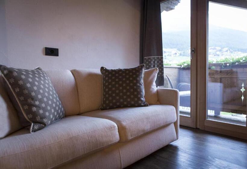 اتاق استاندارد چهارنفره با بالکن, B&b The King