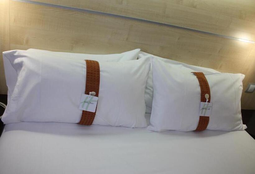 스탠다드 트리플 룸, Holiday Inn Express Molins De Rei, An Ihg