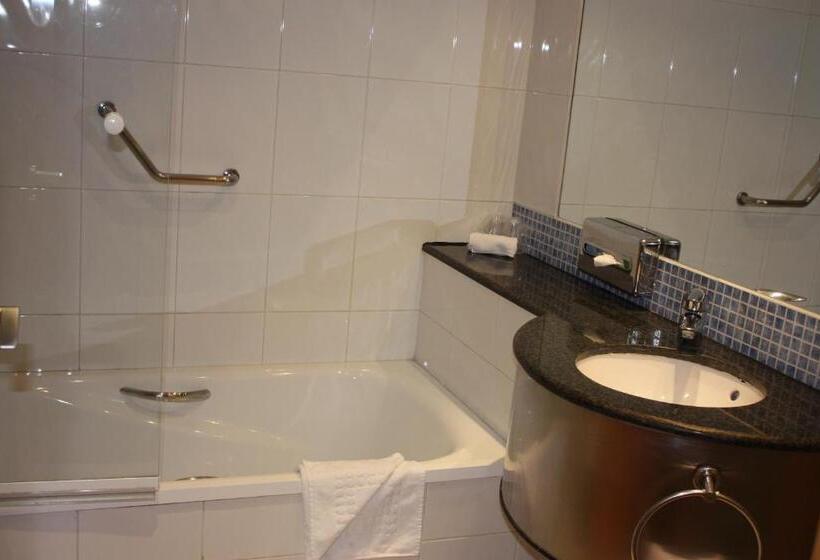 Номер Стандарт Трехместный, Holiday Inn Express Molins De Rei, An Ihg