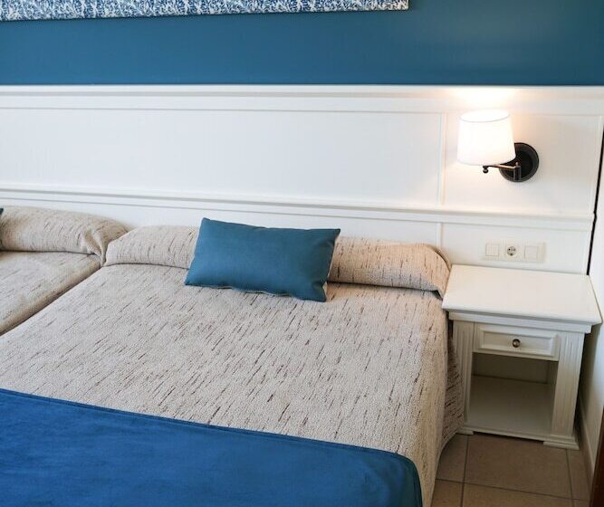 Habitación Triple Estándar, Ohtels Cabogata