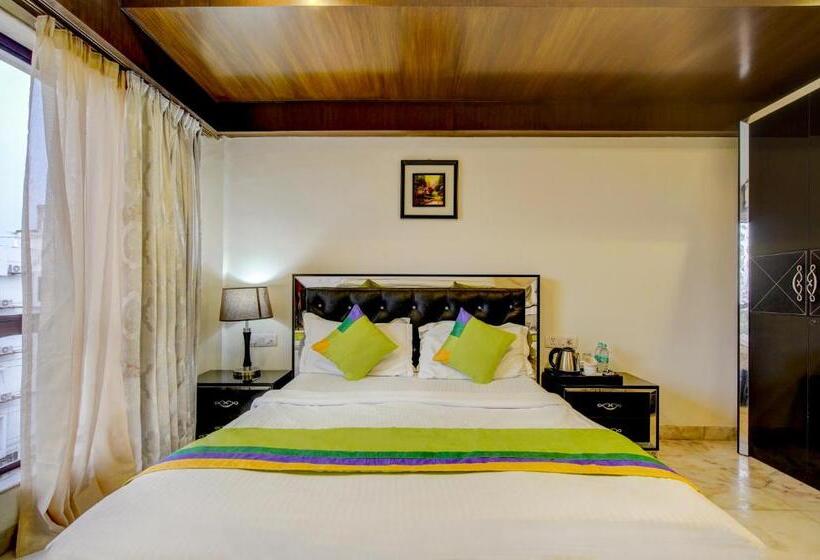 Номер Deluxe, Treebo Soho Newtown