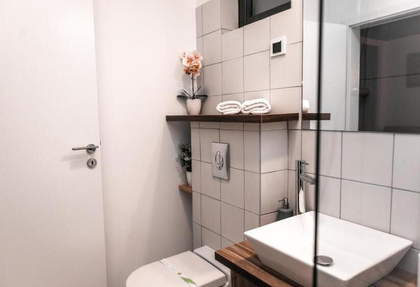 استودیوی لوکس, Puzzle Apartaments&studios