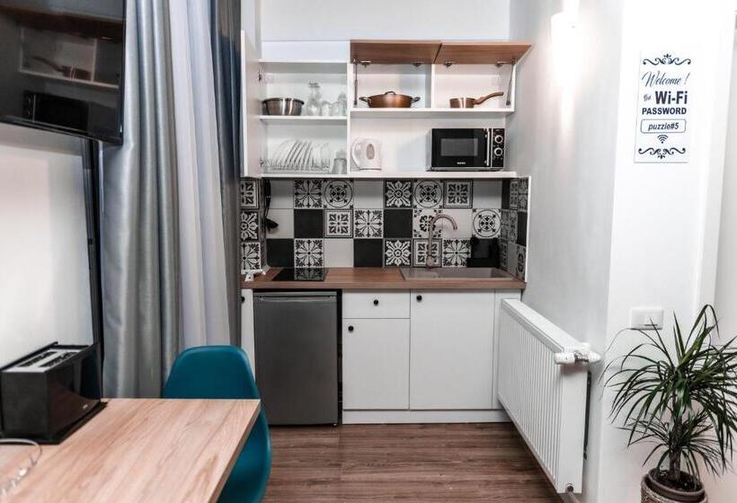 デラックススタジオ, Puzzle Apartaments&studios