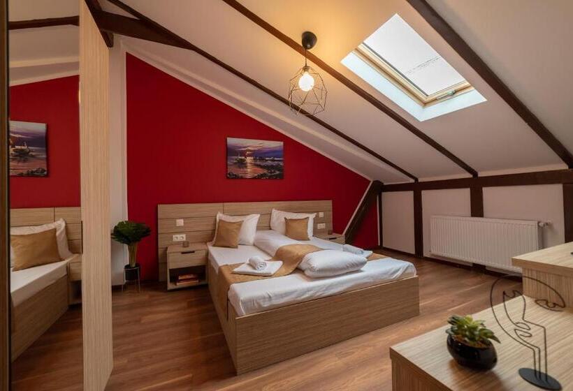 Четырехместный Номер Deluxe, Escala Rooms