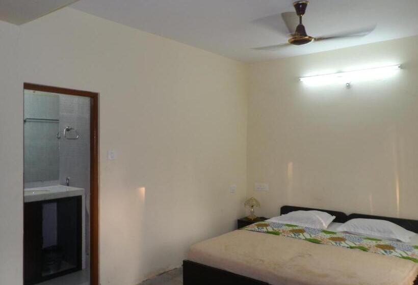 经济房, Aldrin Guest House