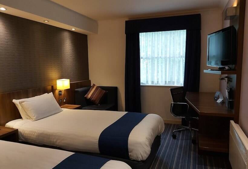 Номер Стандарт, Holiday Inn Express London Gatwick   Crawley By Ihg