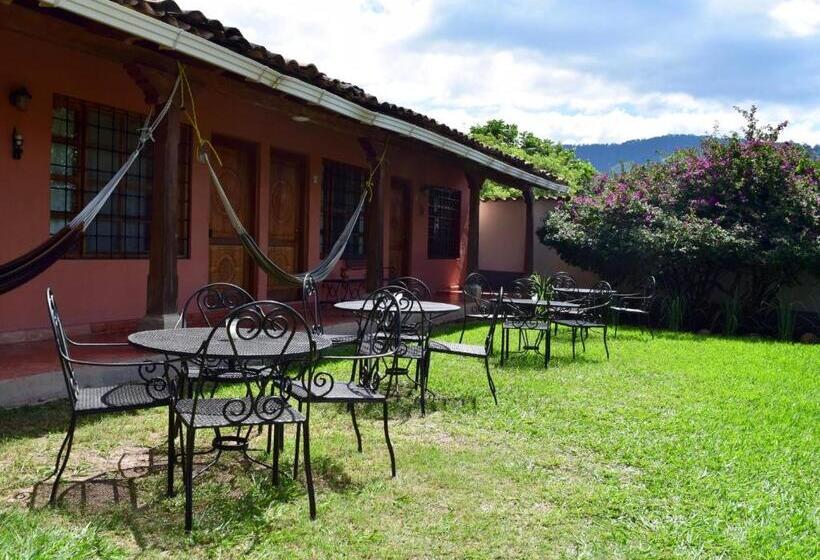 اتاق استاندارد با چشم‌انداز کوهستان, La Casa De Cafe Bed And Breakfast