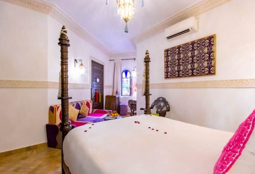 اتاق سوپریور, Dar Anika