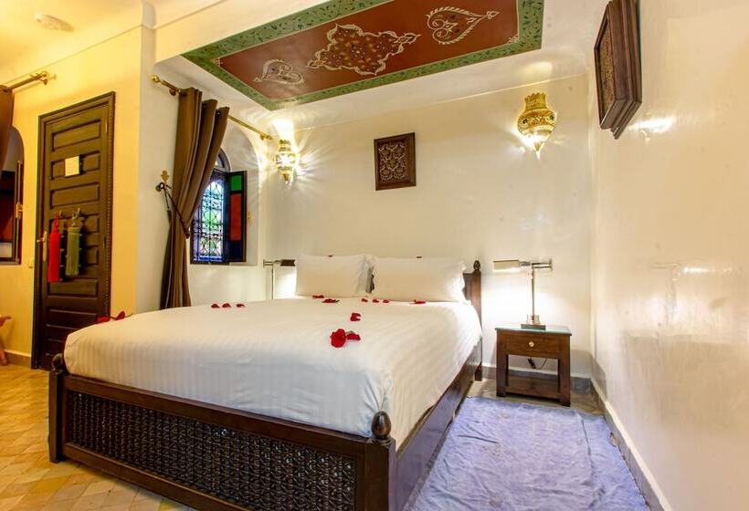 اتاق سوپریور, Dar Anika