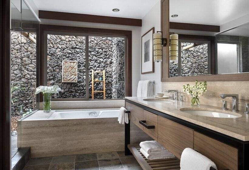 Люкс Superior Вид на Море, Four Seasons Resort Hualalai