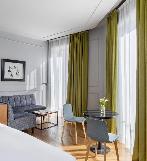 سوییت جونیور, Tótem Madrid, A Small Luxury Hotel Of The World