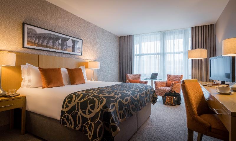 스탠다드 룸 강 전망, Clayton Hotel Cork City
