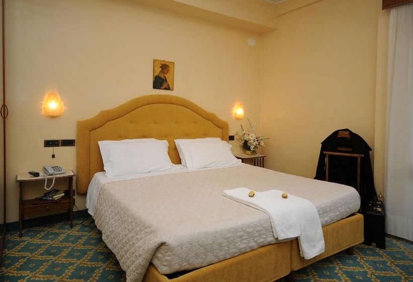 Номер Стандарт, Grand Hotel Excelsior
