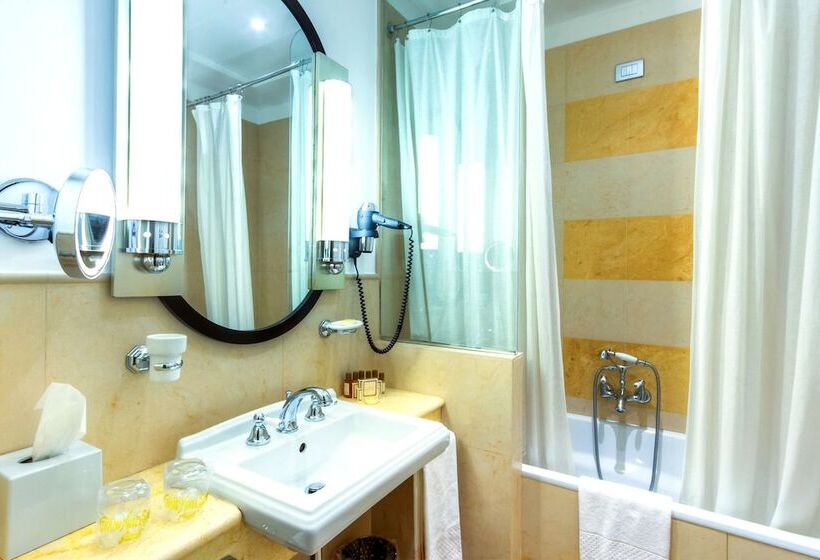 Classic-huone, Grand Hotel Savoia