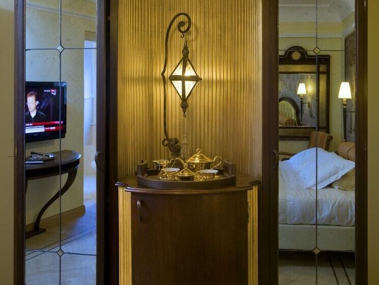 Perhehuone, Grand Hotel Savoia