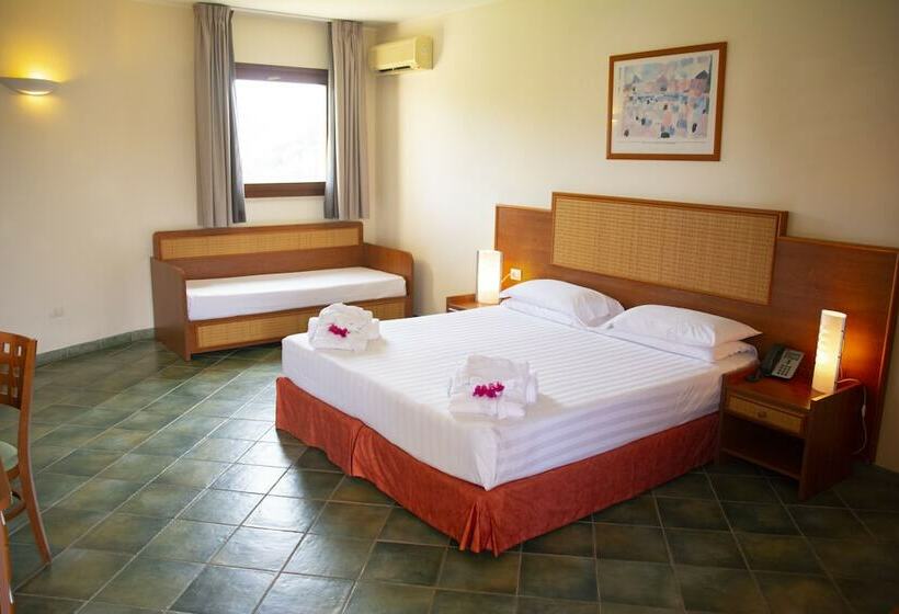 Трехместный Номер Классика, Voi Arenella Resort