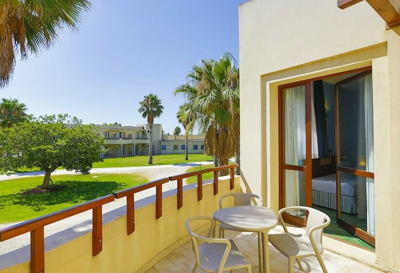 Трехместный Номер Классика, Voi Arenella Resort