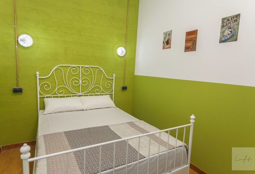 スタンダードルーム, Loft Hostal Group
