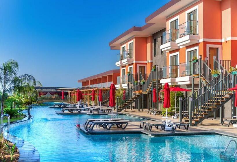Люкс Вид на Бассейн, Megasaray Club Belek