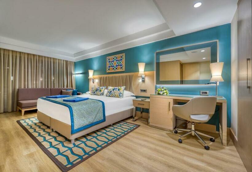 Люкс Вид на Бассейн, Megasaray Club Belek