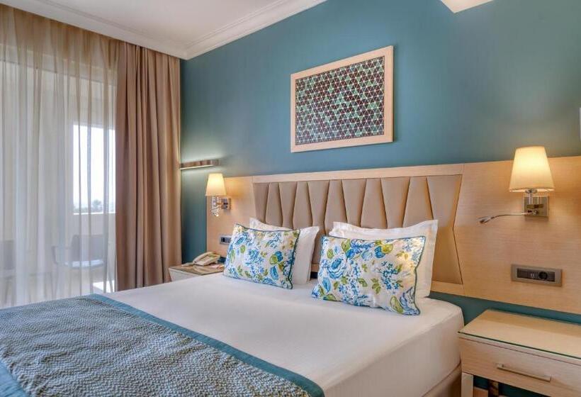 Полулюкс Повышенной Комфортности, Megasaray Club Belek