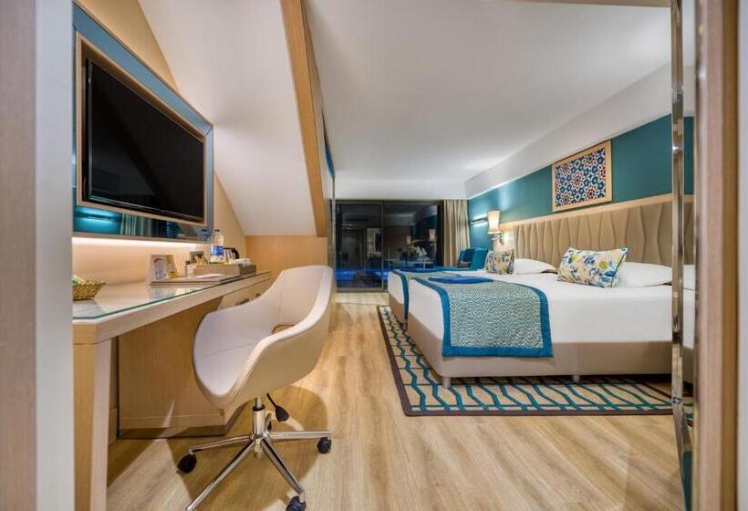 Люкс Вид на Бассейн, Megasaray Club Belek