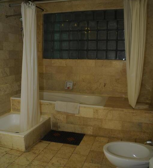Номер Deluxe, Melasti Beach Resort & Spa Legian