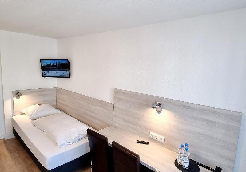 스탠다드 트리플 룸, Adler Hotel Frankfurt