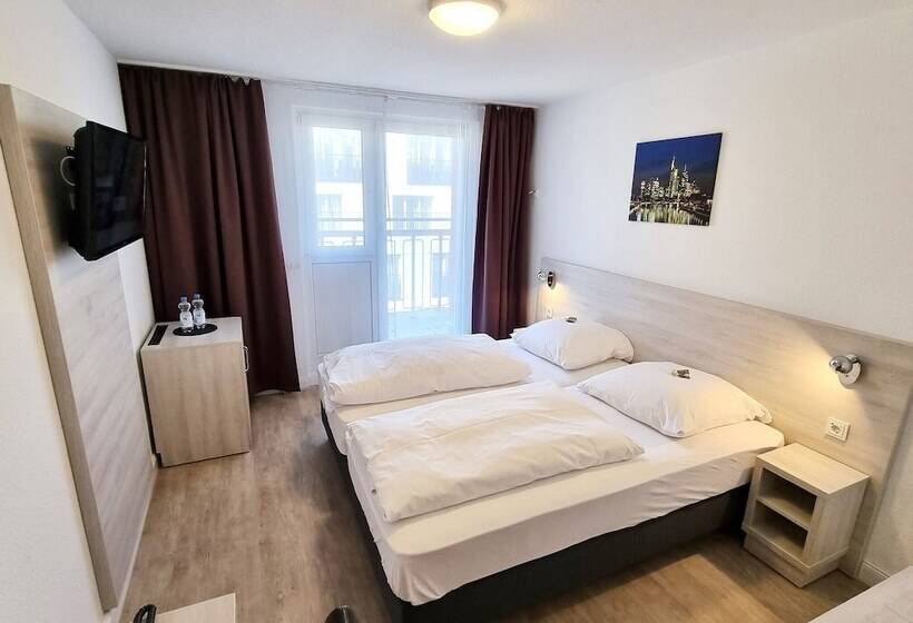 스탠다드 룸 더블 침대, Adler Hotel Frankfurt
