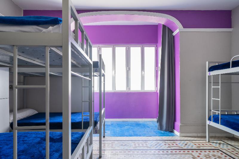 سرير فى غرفة مشتركة مزودة بحمام مشترك, Purple Nest Hostel