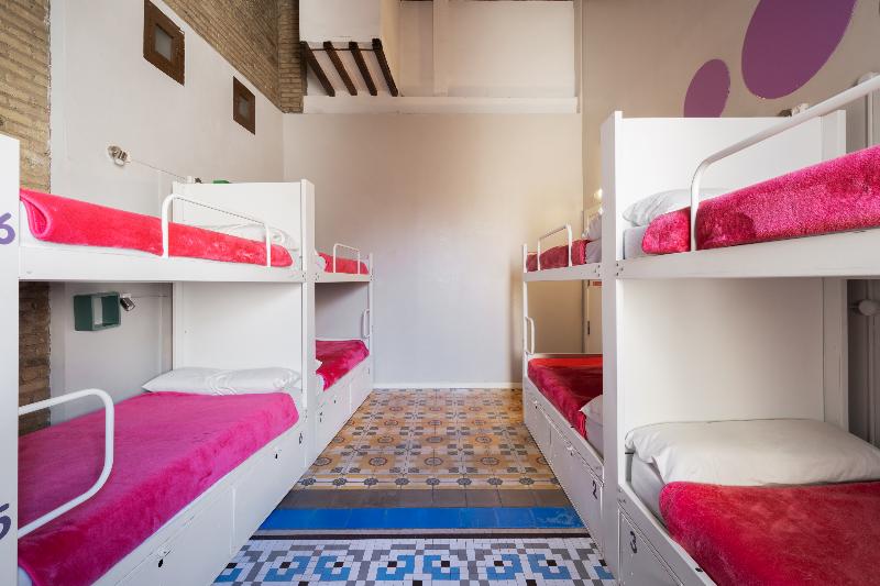 سرير فى غرفة مشتركه, Purple Nest Hostel