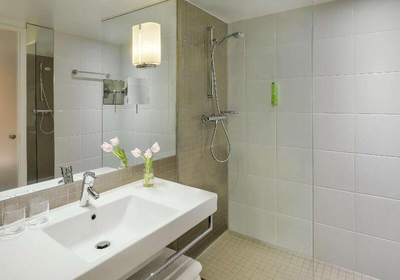 带观景的高级间, Mövenpick Hotel Amsterdam City Centre
