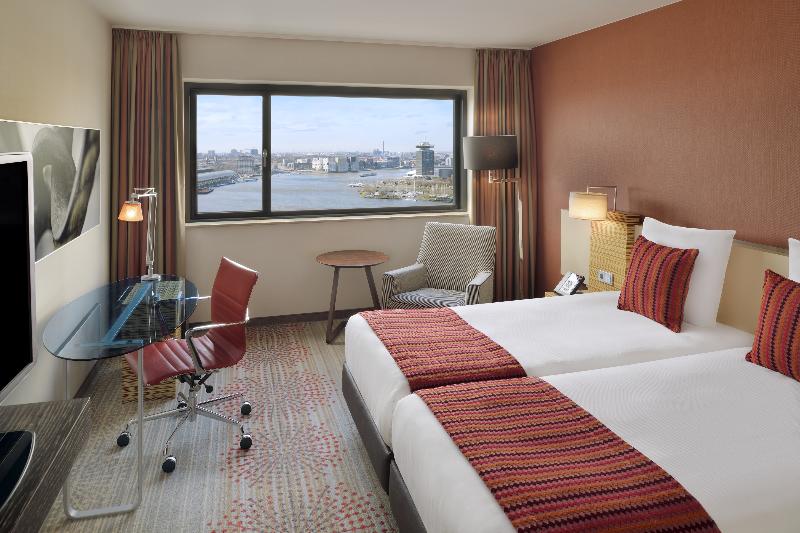 Executive Room, Mövenpick Hotel Amsterdam City Centre