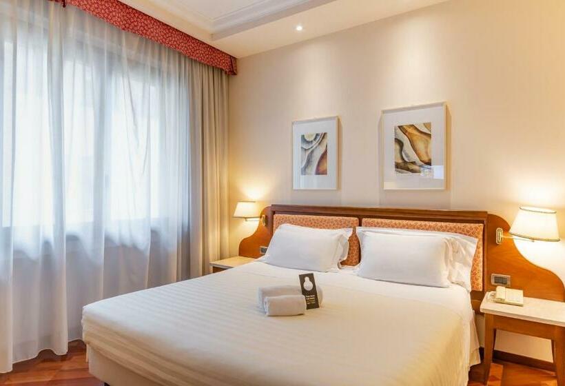 اتاق استاندارد سه نفره, B&b Hotel Firenze Pitti Palace Al Ponte Vecchio