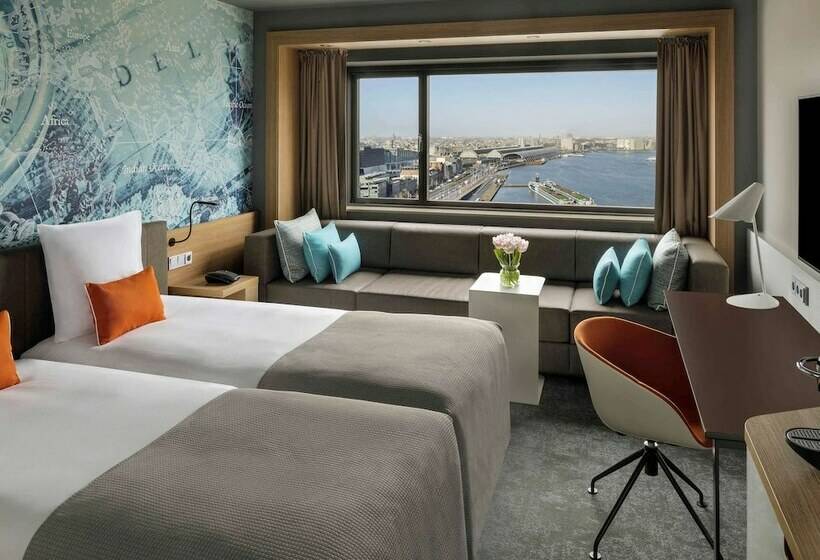 带观景的高级间, Mövenpick Hotel Amsterdam City Centre