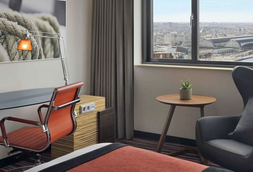 Executive Room, Mövenpick Hotel Amsterdam City Centre