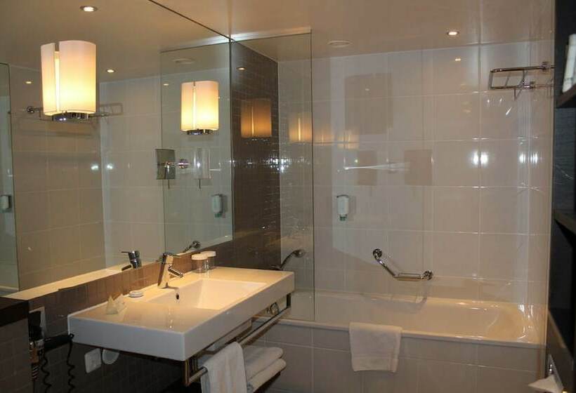 Classic Room, Mövenpick Hotel Amsterdam City Centre