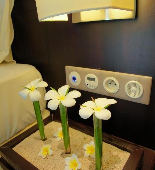اتاق استاندارد با چشم‌انداز استخر, Ocean Villas