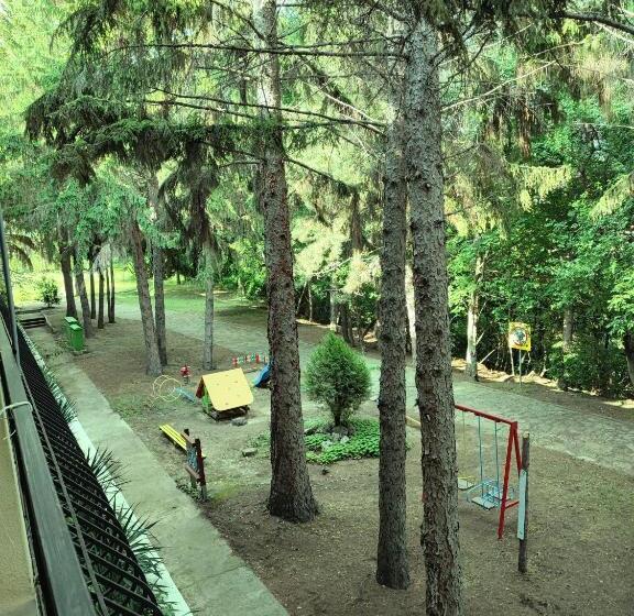 可看到停车场的标准间, Park Hotel Briz   All Inclusive & Free Parking