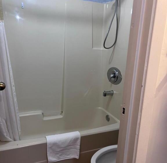标准间, Knights Inn   Park Villa Motel, Midland