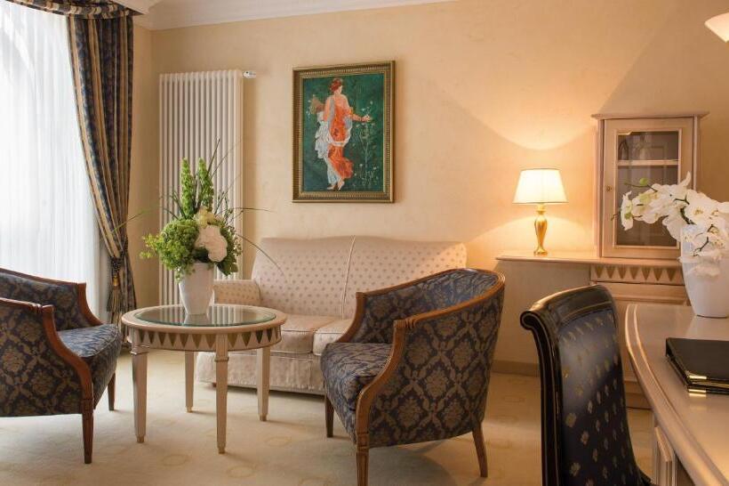 Полулюкс, Victor S Residenz Hotel Schloss Berg